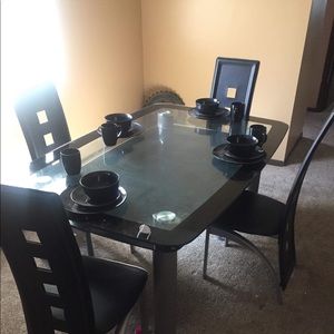 Dining room table